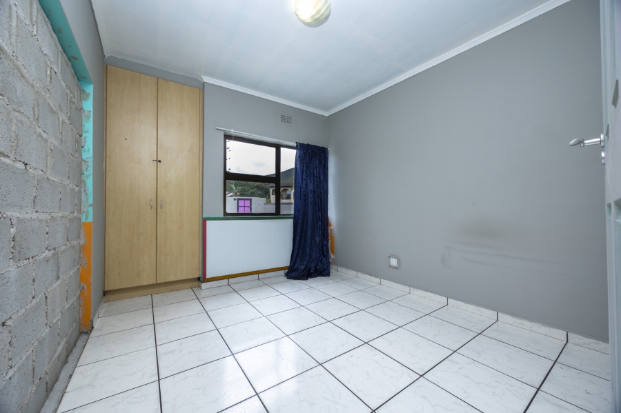 7 Bedroom Property for Sale in Plattekloof Western Cape